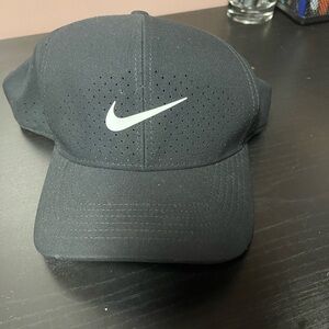 Black Nike hat